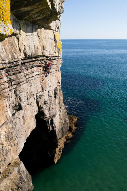 Traversing over the cave on Heart of Darkness HVS 4c