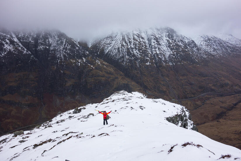 Approaching Gearr Aonach