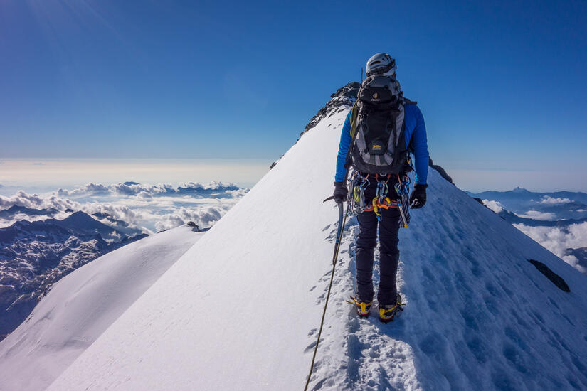 Unexpected summit arete on the Strahlhorn