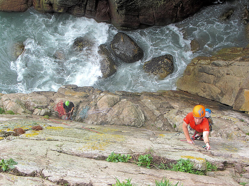 Me on P1 of Amercan Beauty, Lundy (© D Linnett)