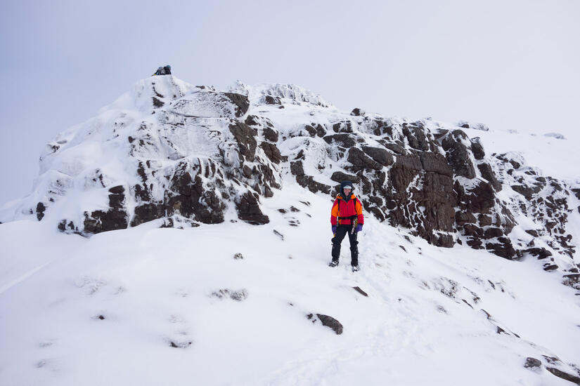 Descending down to the col before Sgurr Mhor